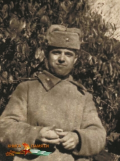 Файл-2.Бигвава Акакий Константинови,в центре,с сослуживцами 1940-е гг