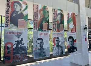 В АГУ прошла выставка к 80-летию Победы в Великой Отечественной войне